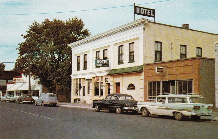 Kelleys Hotel & Bar - Vintage Postcard